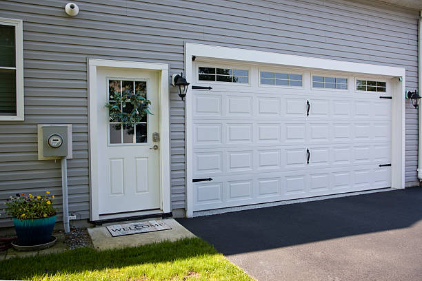 24/7 Emergency Garage Door Panel Replacement experts in Centre Grove, NJ